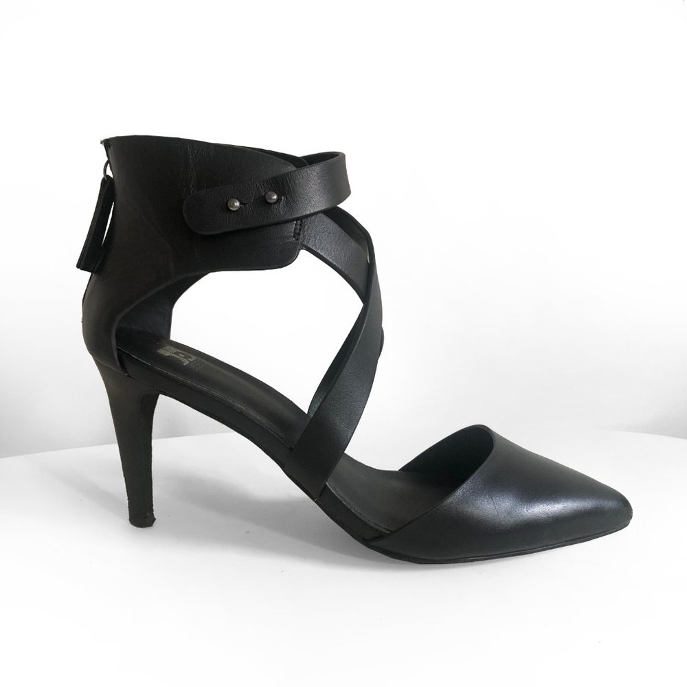 Joe’s Jeans black point toe kitten heel sandal